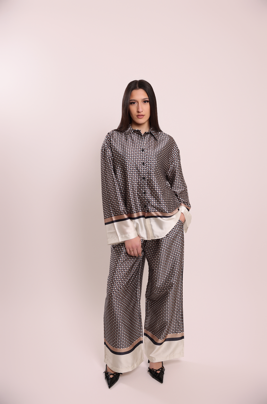 Conjunto Beige Con Estampado Minimalista