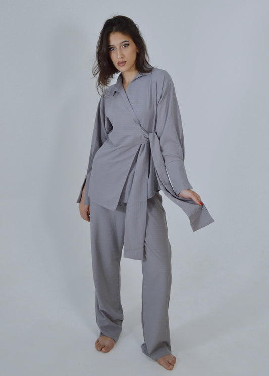 Conjunto gris dos piezas