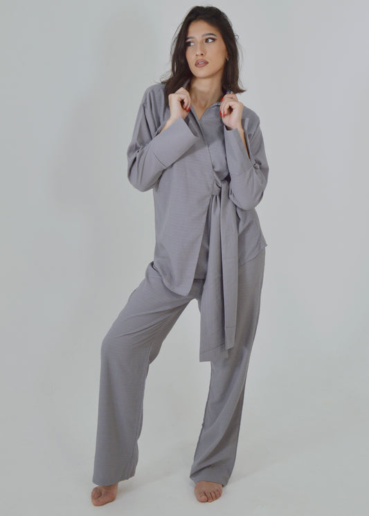 Conjunto gris dos piezas